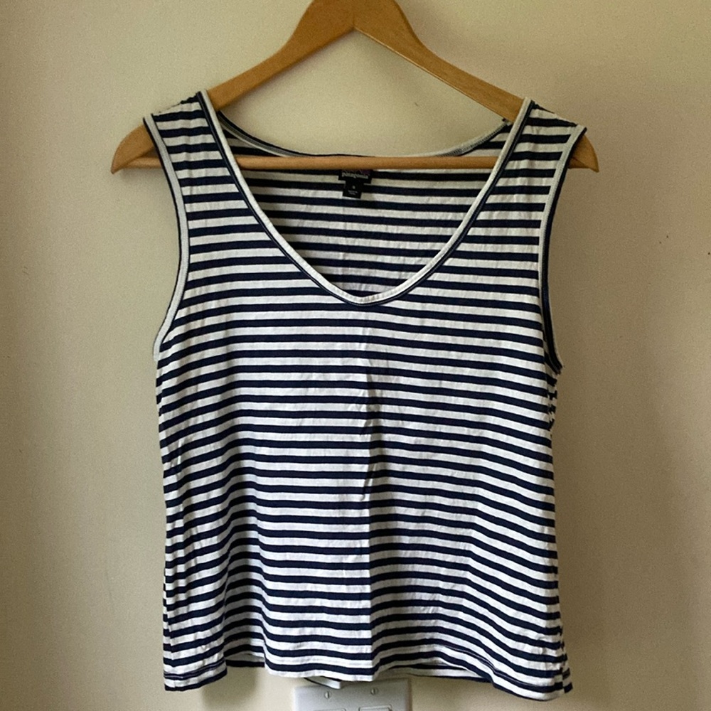 Patagonia huckleberry tank top, size small, color blue/ white
